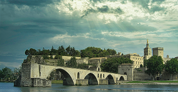 5 raisons de visiter Avignon cet été 2025